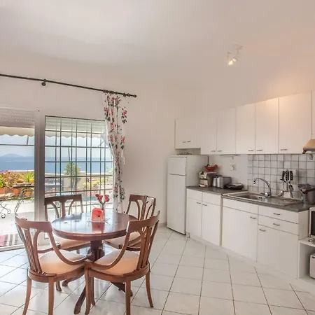 Apartment Seaside Holiday *